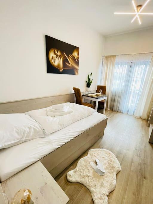 Fewo 20 - Appartement Im Rottalblick - Youngmodern Wohnen Mit Bademantelgang Zur Therme, Tv, Balkon Und Persoenlichem Gaesteempfang Von Astarte Estate Bad Griesbach im Rottal Esterno foto